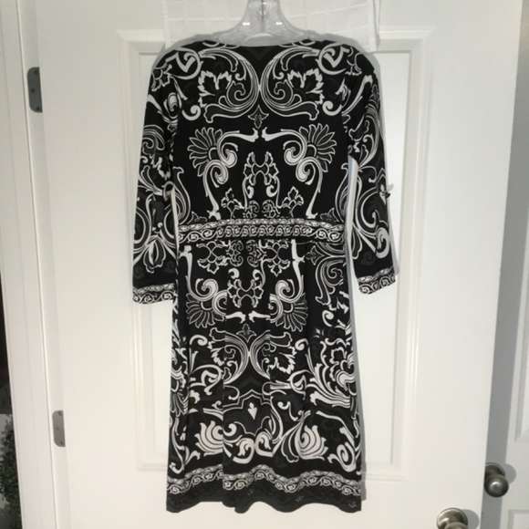New York & Company Ladies Stretch Pullover Dress Black/White Size XS - Picture 2 of 5